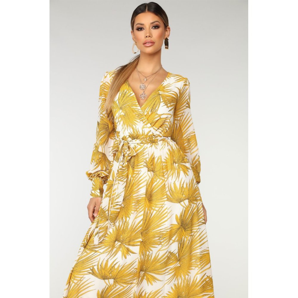 Gorgeous Yellow Floral Maxi Dress Size S NWT!